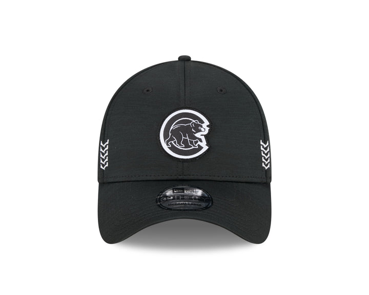 CHICAGO CUBS NEW ERA WALKING BEAR BLACK 39THIRTY CAP