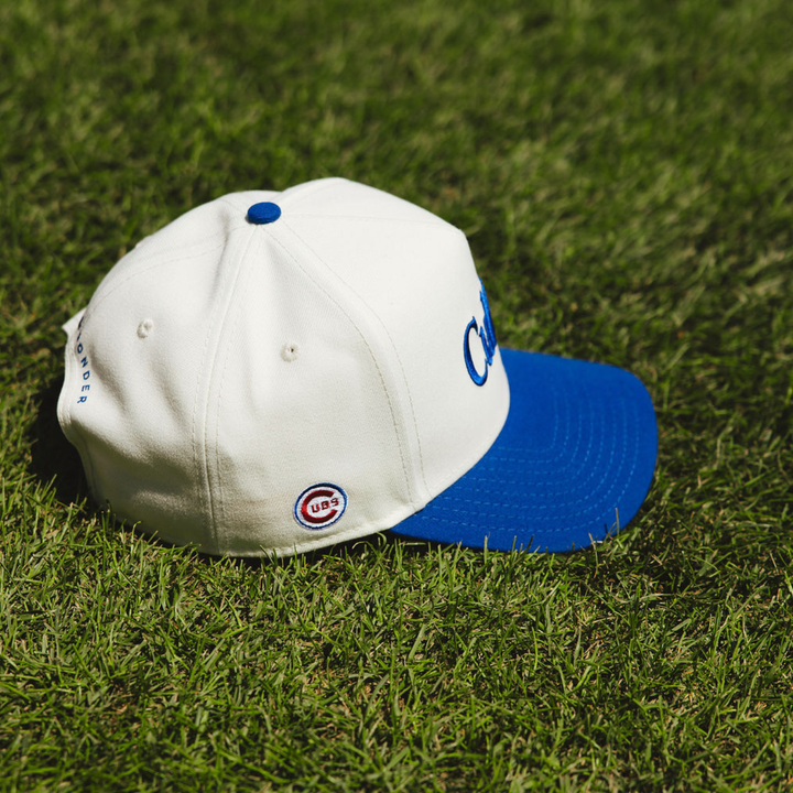 Chicago Cubs x Alice &amp; Wonder Cubbies Two-Tone 940 Cap — Ivory